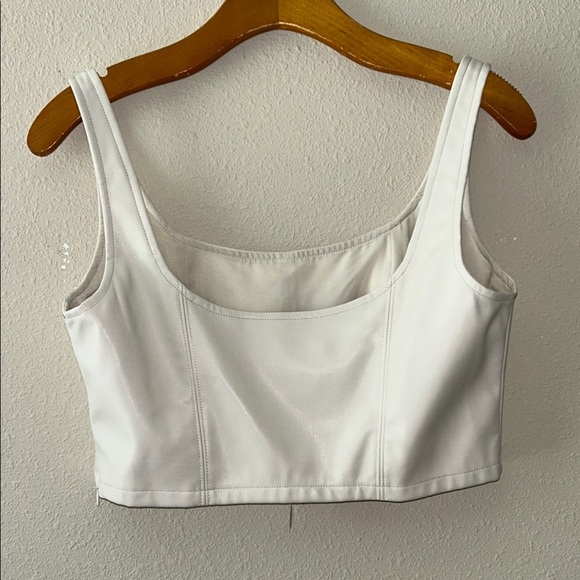 Banana Republic Elegant White Top - Picture 9 of 9